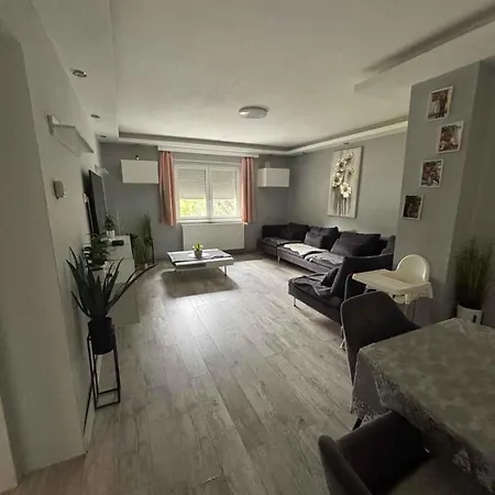 - Balaton 18798 Balatonfůzfő