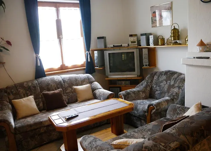 - Balaton 18798 Balatonfůzfő