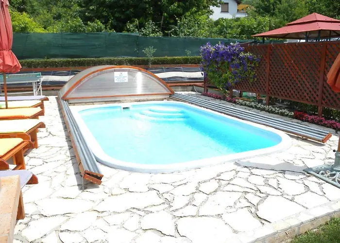 - Balaton 18798 Balatonfůzfő