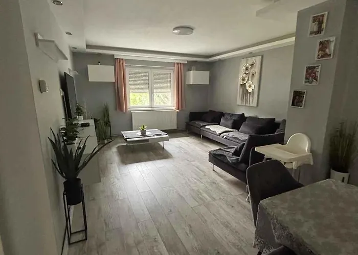 - Balaton 18798 Balatonfůzfő